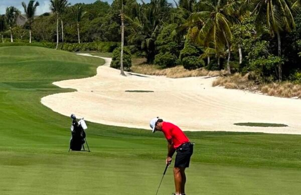 Willy Pumarol logra histórico bronce en golf para RD