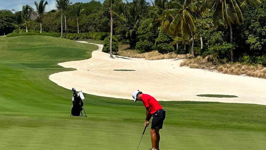 Willy Pumarol logra histórico bronce en golf para RD